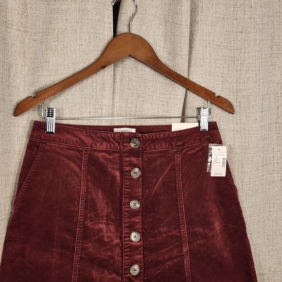 Maurices Corduroy Button Front Skirt Womens 8 Maroon A-Line Pockets Short Length - Picture 2 of 7